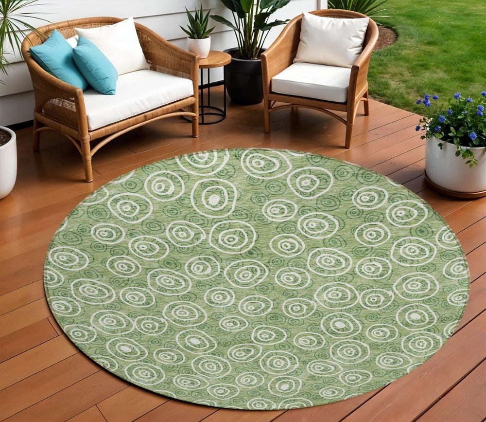 HomeRoots 5' Stylish Green and Ivory Geometric Indoor Outdoor Area Rug - Durable, Washable, and Versatile Decor 8' Round 583344