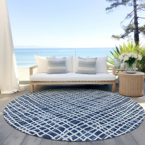 Homeroots 3' Stylish Black Gray And Ivory Striped Washable Rug For Indoor And Outdoor Spaces, Durable Design 8' Round Polyester 583446