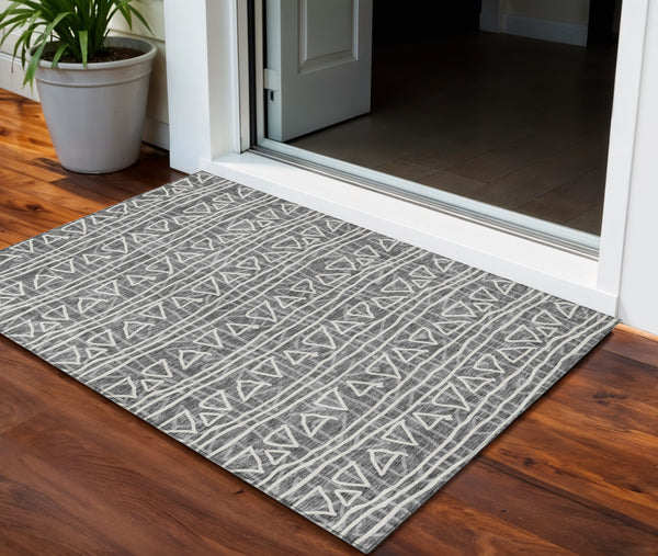 Homeroots 3' Black Gray Ivory Geometric Washable Area Rug For Indoor Outdoor Spaces - Durable & Stylish! 3' X 5' Polyester 583480