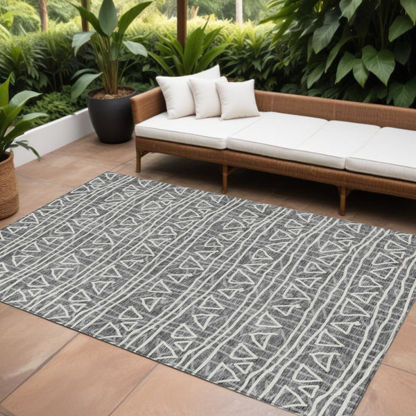Homeroots 3' Black Gray Ivory Geometric Washable Area Rug For Indoor Outdoor Spaces - Durable & Stylish! 9' X 12' Polyester 583484