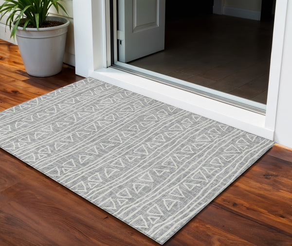 Homeroots 3' Black Gray Ivory Geometric Washable Area Rug For Indoor Outdoor Spaces - Durable & Stylish! 3' X 5' Polyester 583498