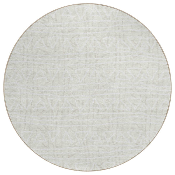 HomeRoots 5' Ivory and Beige Geometric Indoor Outdoor Area Rug - Stylish, Durable, and Washable Design for All Spaces 8' Round 583506