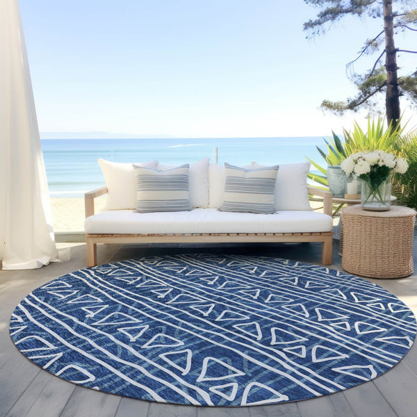 Homeroots 3' Black Gray Ivory Geometric Washable Area Rug For Indoor Outdoor Spaces - Durable & Stylish! 8' Round Polyester 583518