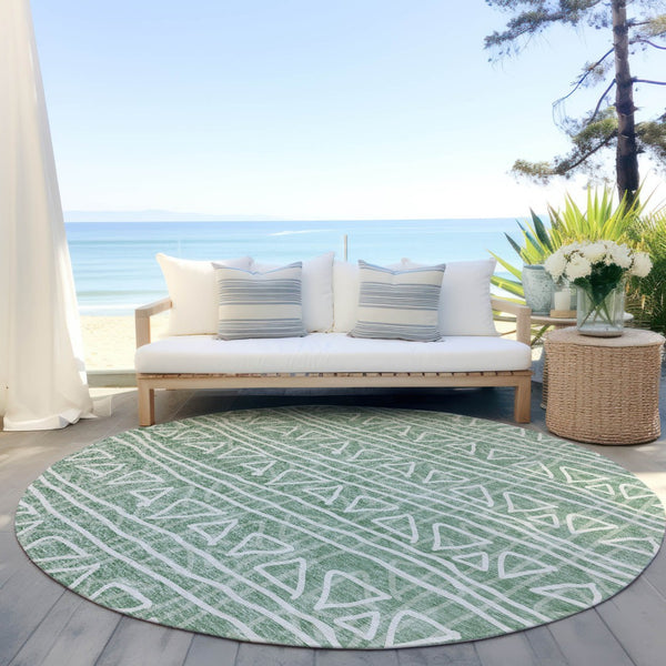 Homeroots 3' Black Gray Ivory Geometric Washable Area Rug For Indoor Outdoor Spaces - Durable & Stylish! 8' Round Polyester 583530
