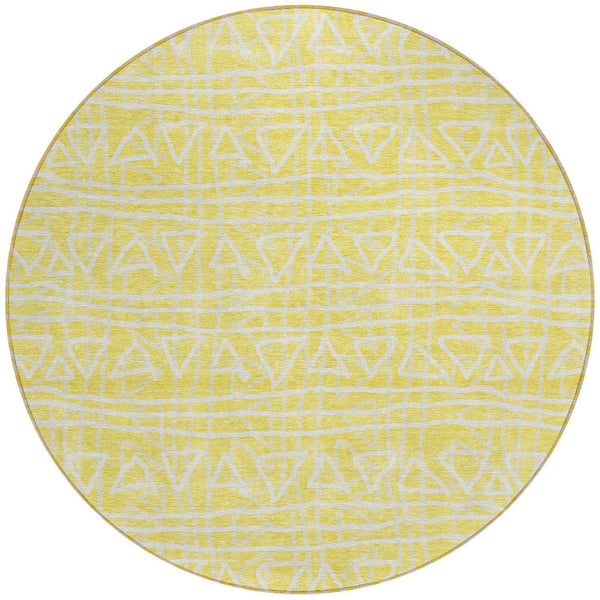 Homeroots 3' Black Gray Ivory Geometric Washable Area Rug For Indoor Outdoor Spaces - Durable & Stylish! 8' Round Polyester 583554