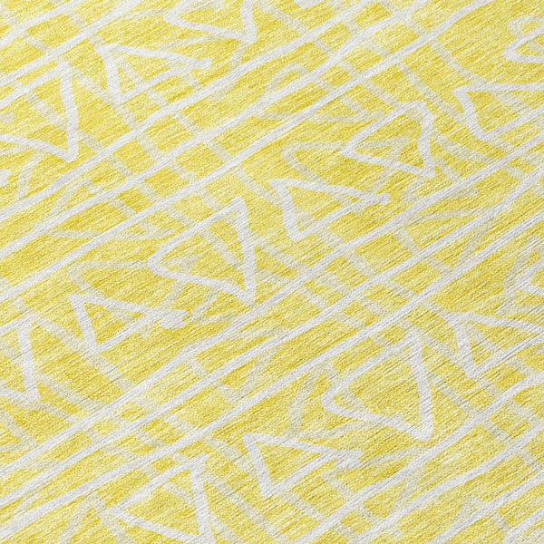 Homeroots 3' Black Gray Ivory Geometric Washable Area Rug For Indoor Outdoor Spaces - Durable & Stylish! 8' Round Polyester 583554