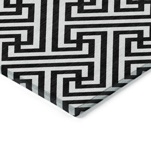 Homeroots 3' Black And Ivory Geometric Washable Area Rug For Indoor And Outdoor Spaces, Durable & Stylish 5' X 8' Polyester 583559