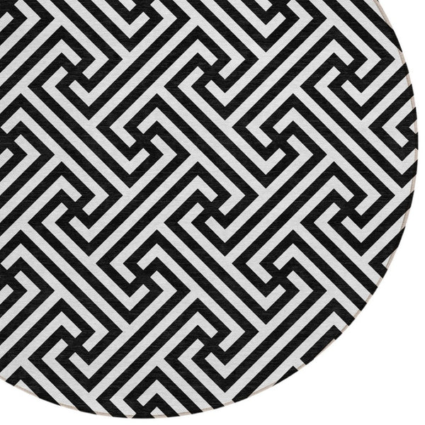 Homeroots 3' Black And Ivory Geometric Washable Area Rug For Indoor And Outdoor Spaces, Durable & Stylish 8' Round Polyester 583560