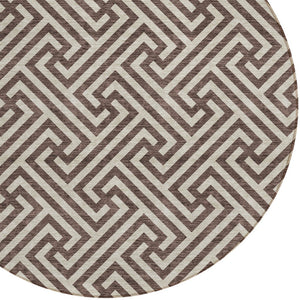 Homeroots 3' Black And Ivory Geometric Washable Area Rug For Indoor And Outdoor Spaces, Durable & Stylish 8' Round Polyester 583566