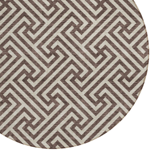 Homeroots 3' Black And Ivory Geometric Washable Area Rug For Indoor And Outdoor Spaces, Durable & Stylish 8' Round Polyester 583566