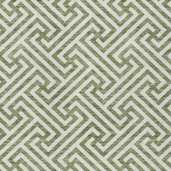 Homeroots 3' Black And Ivory Geometric Washable Area Rug For Indoor And Outdoor Spaces, Durable & Stylish 5' X 8' Polyester 583577