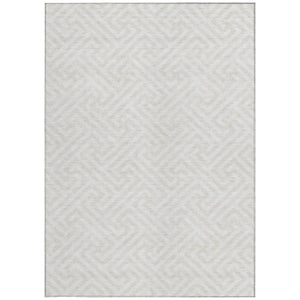 Homeroots 3' Black And Ivory Geometric Washable Area Rug For Indoor And Outdoor Spaces, Durable & Stylish 5' X 8' Polyester 583589