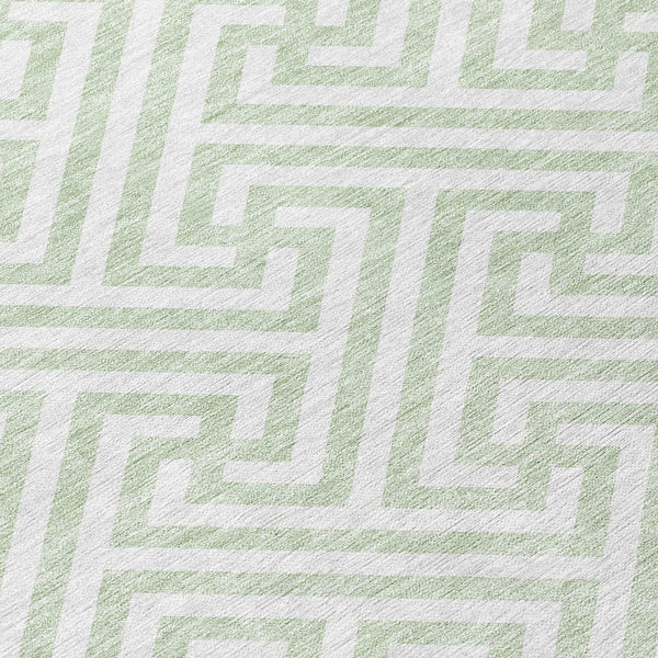 Homeroots 3' Black And Ivory Geometric Washable Area Rug For Indoor And Outdoor Spaces, Durable & Stylish 8' Round Polyester 583602