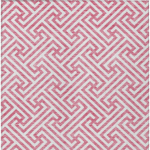 Homeroots 3' Black And Ivory Geometric Washable Area Rug For Indoor And Outdoor Spaces, Durable & Stylish 3' X 5' Polyester 583612