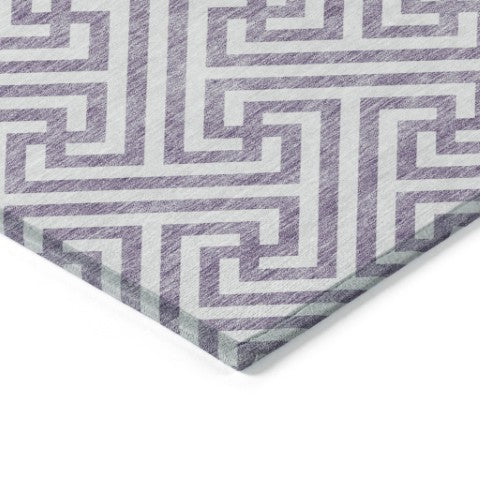 Homeroots 3' Black And Ivory Geometric Washable Area Rug For Indoor And Outdoor Spaces, Durable & Stylish 3' X 5' Polyester 583618