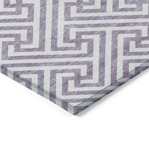 Homeroots 3' Black And Ivory Geometric Washable Area Rug For Indoor And Outdoor Spaces, Durable & Stylish 5' X 8' Polyester 583619