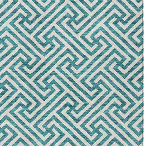 Homeroots 3' Black And Ivory Geometric Washable Area Rug For Indoor And Outdoor Spaces, Durable & Stylish 5' X 8' Polyester 583631