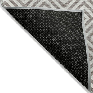 Homeroots 3' Black And Ivory Geometric Washable Area Rug For Indoor And Outdoor Spaces, Durable & Stylish 3' X 5' Polyester 583636