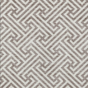 Homeroots 3' Black And Ivory Geometric Washable Area Rug For Indoor And Outdoor Spaces, Durable & Stylish 5' X 8' Polyester 583637