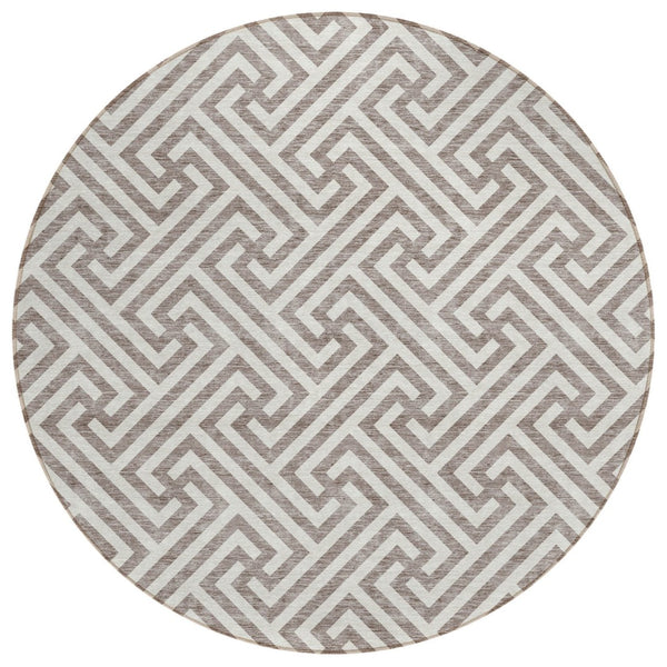 HomeRoots 5' Taupe and Ivory Geometric Washable Area Rug for Stylish Indoor and Outdoor Spaces - Durable Design 8' Round 583638