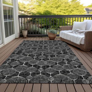 Homeroots 3' Artichoke Green Geometric Washable Area Rug - Perfect For Indoor And Outdoor Spaces, Durable Design 5' X 8' Polyester 583655