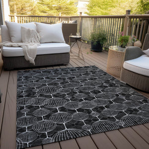 Homeroots 3' Artichoke Green Geometric Washable Area Rug - Perfect For Indoor And Outdoor Spaces, Durable Design 9' X 12' Polyester 583658