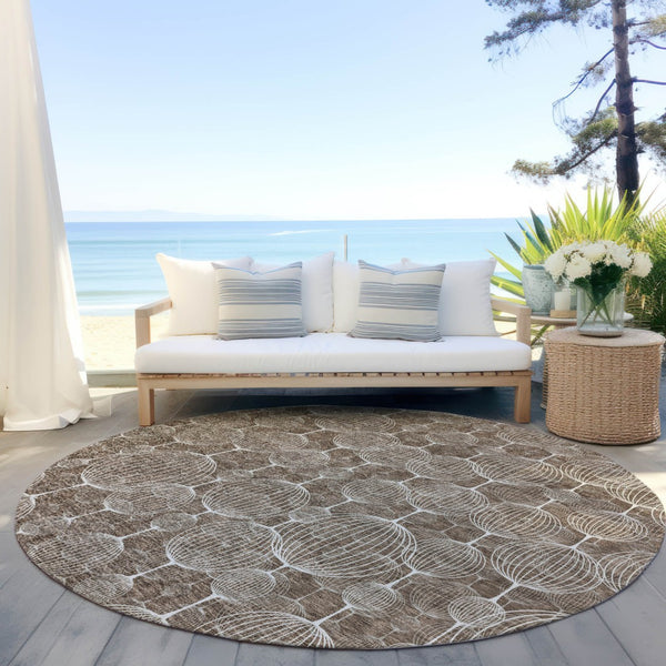 Homeroots 3' Artichoke Green Geometric Washable Area Rug - Perfect For Indoor And Outdoor Spaces, Durable Design 8' Round Polyester 583662