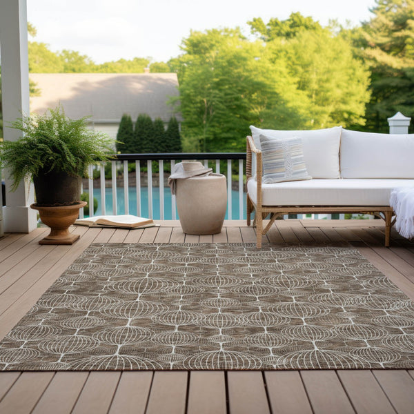 Homeroots 3' Artichoke Green Geometric Washable Area Rug - Perfect For Indoor And Outdoor Spaces, Durable Design 9' X 12' Polyester 583664