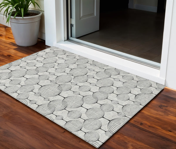 Homeroots 3' Artichoke Green Geometric Washable Area Rug - Perfect For Indoor And Outdoor Spaces, Durable Design 3' X 5' Polyester 583678