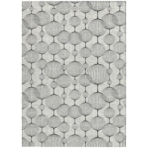 Homeroots 3' Artichoke Green Geometric Washable Area Rug - Perfect For Indoor And Outdoor Spaces, Durable Design 5' X 8' Polyester 583679