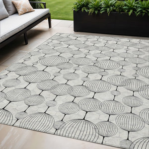 Homeroots 3' Artichoke Green Geometric Washable Area Rug - Perfect For Indoor And Outdoor Spaces, Durable Design 5' X 8' Polyester 583679