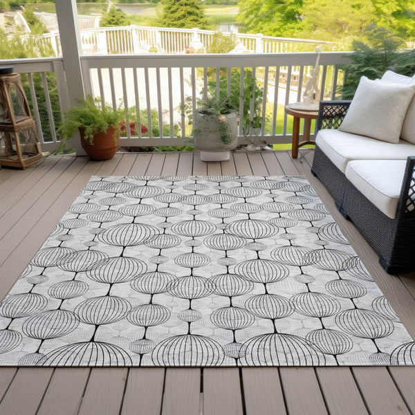 Homeroots 3' Artichoke Green Geometric Washable Area Rug - Perfect For Indoor And Outdoor Spaces, Durable Design 3' X 5' Polyester 583684