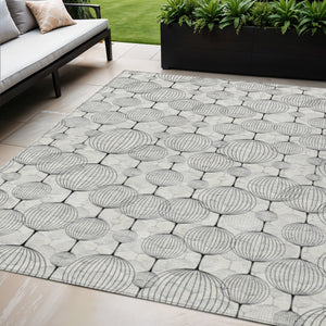 Homeroots 3' Artichoke Green Geometric Washable Area Rug - Perfect For Indoor And Outdoor Spaces, Durable Design 5' X 8' Polyester 583685