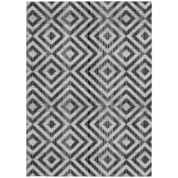 Homeroots 3' Stylish Black, Gray & Silver Geometric Washable Rug For Indoor/Outdoor Spaces - Durable Design 3' X 5' Polyester 583690