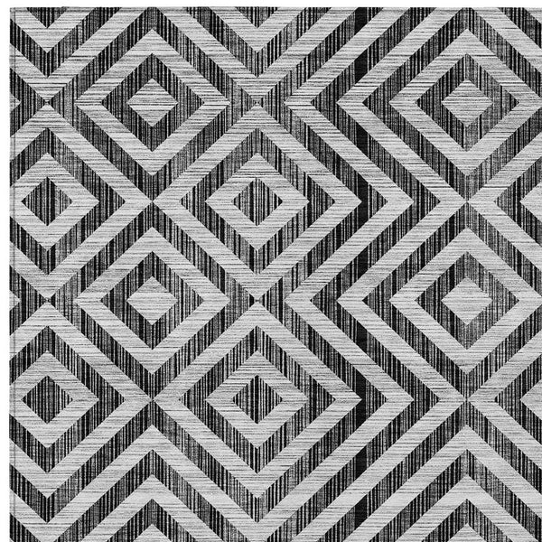 Homeroots 3' Stylish Black, Gray & Silver Geometric Washable Rug For Indoor/Outdoor Spaces - Durable Design 5' X 8' Polyester 583691