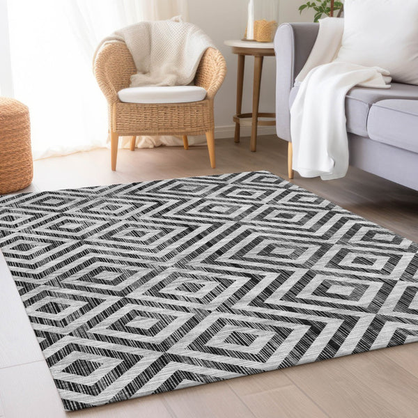 Homeroots 3' Stylish Black, Gray & Silver Geometric Washable Rug For Indoor/Outdoor Spaces - Durable Design 8' X 10' Polyester 583693