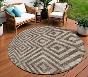 Homeroots 3' Stylish Black, Gray & Silver Geometric Washable Rug For Indoor/Outdoor Spaces - Durable Design 8' Round Polyester 583698