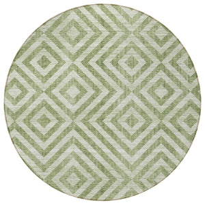 Homeroots 3' Stylish Black, Gray & Silver Geometric Washable Rug For Indoor/Outdoor Spaces - Durable Design 8' Round Polyester 583704