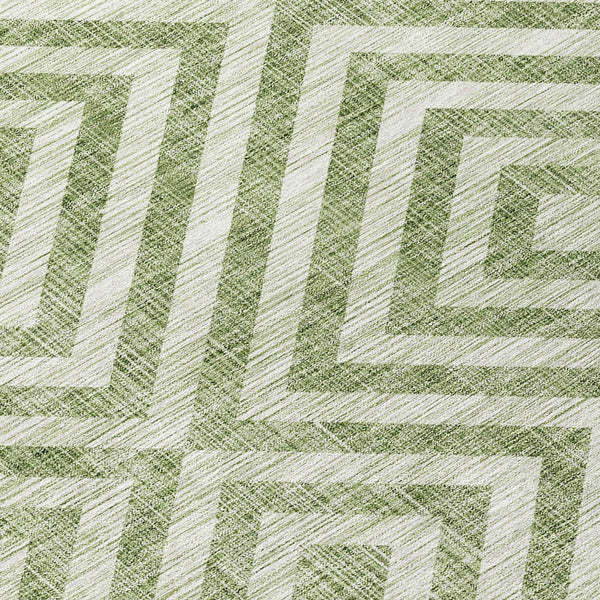 Homeroots 3' Stylish Black, Gray & Silver Geometric Washable Rug For Indoor/Outdoor Spaces - Durable Design 8' Round Polyester 583704