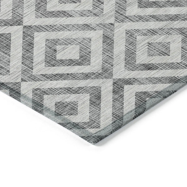 Homeroots 3' Stylish Black, Gray & Silver Geometric Washable Rug For Indoor/Outdoor Spaces - Durable Design 3' X 5' Polyester 583714