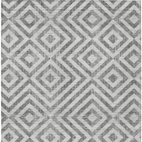 Homeroots 3' Stylish Black, Gray & Silver Geometric Washable Rug For Indoor/Outdoor Spaces - Durable Design 3' X 5' Polyester 583714