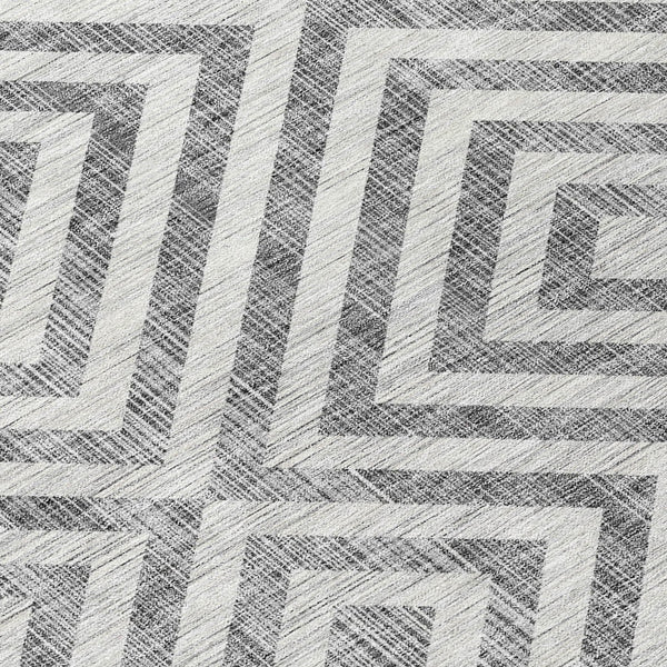 Homeroots 3' Stylish Black, Gray & Silver Geometric Washable Rug For Indoor/Outdoor Spaces - Durable Design 3' X 5' Polyester 583714