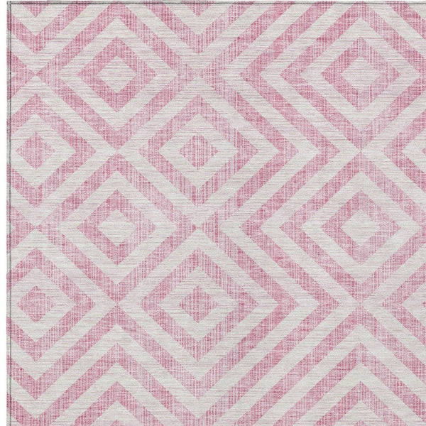 Homeroots 3' Stylish Black, Gray & Silver Geometric Washable Rug For Indoor/Outdoor Spaces - Durable Design 5' X 8' Polyester 583733