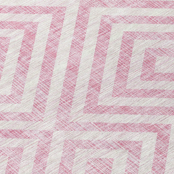 Homeroots 3' Stylish Black, Gray & Silver Geometric Washable Rug For Indoor/Outdoor Spaces - Durable Design 5' X 8' Polyester 583733