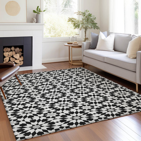 Homeroots 3' Black Gray Silver Floral Medallion Washable Area Rug For Stylish Indoor & Outdoor Spaces 3' X 5' Polyester 583762