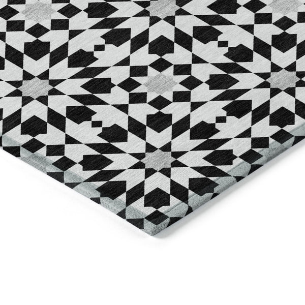 Homeroots 3' Black Gray Silver Floral Medallion Washable Area Rug For Stylish Indoor & Outdoor Spaces 8' X 10' Polyester 583765