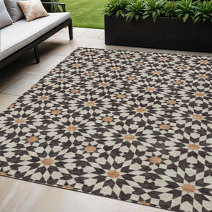 Homeroots 3' Black Gray Silver Floral Medallion Washable Area Rug For Stylish Indoor & Outdoor Spaces 5' X 8' Polyester 583775