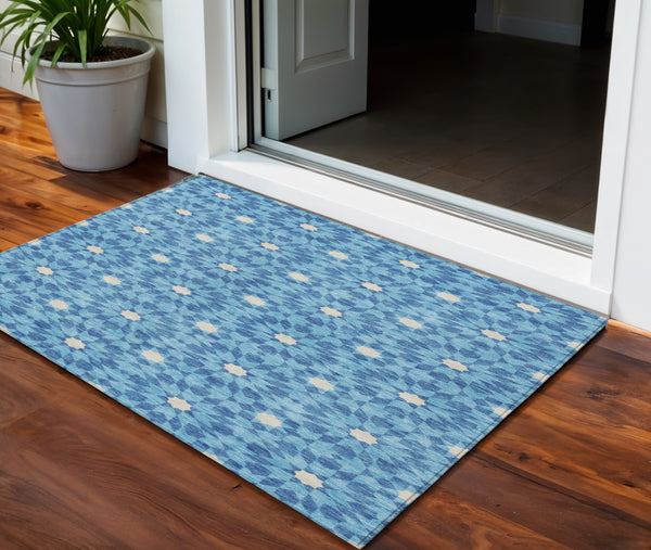 Homeroots 3' Black Gray Silver Floral Medallion Washable Area Rug For Stylish Indoor & Outdoor Spaces 3' X 5' Polyester 583786