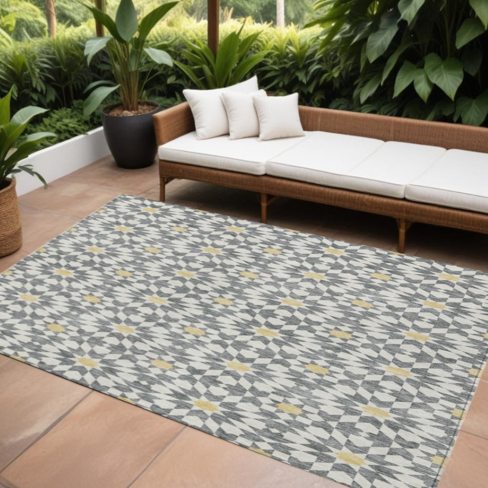 HomeRoots 9' Gray Ivory Gold Floral Medallion Area Rug - Elegant, Durable, Washable for Indoor & Outdoor Use 9' X 12' 583796