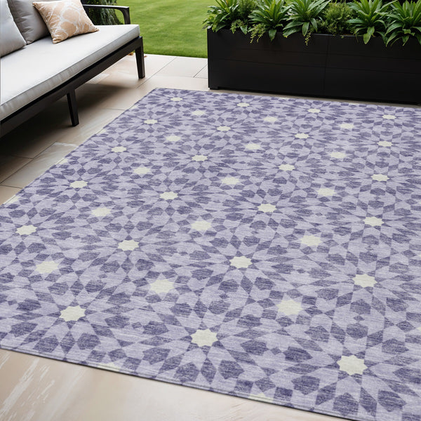 Homeroots 3' Black Gray Silver Floral Medallion Washable Area Rug For Stylish Indoor & Outdoor Spaces 5' X 8' Polyester 583805